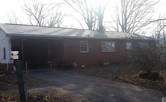 2nd image of 2586 Bluebird Ln