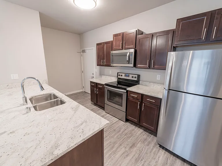 Mammoth Springs Apartments & Townhomes — Photo 53