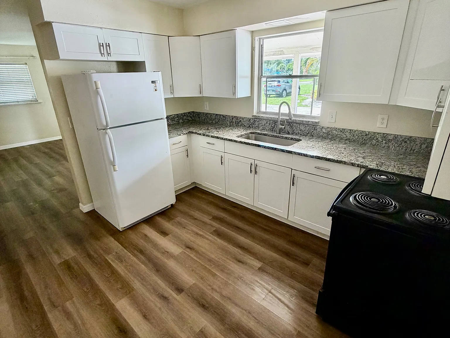 2 bed, 1100 sqft, $1,850 — Photo 2