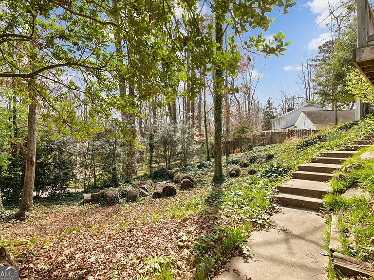 355 Westerhall Ct — Photo 32