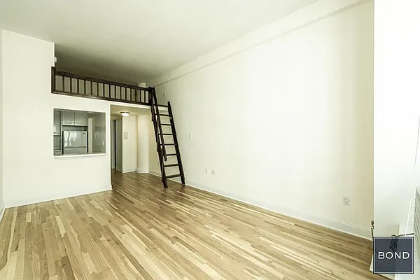 Rented by Bond New York | media 9