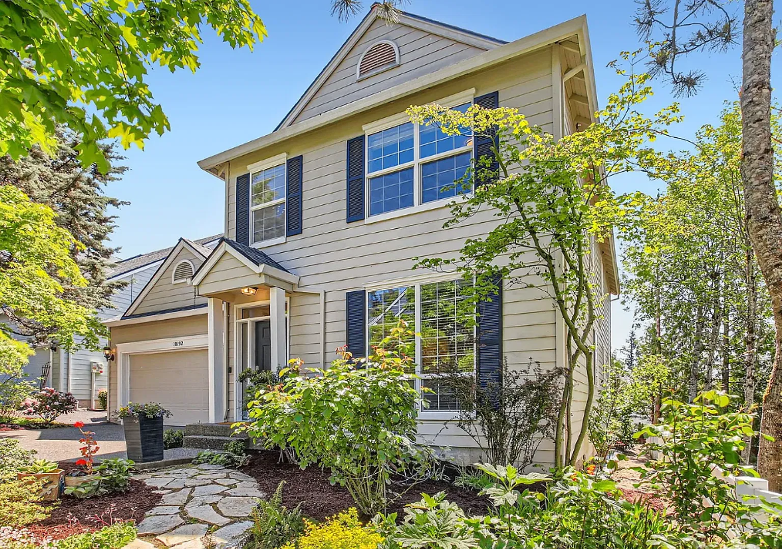 Spacious Cedar Mill Home with Forested Views & Easy Commute to I-5 and Hwy 217! — Photo 2