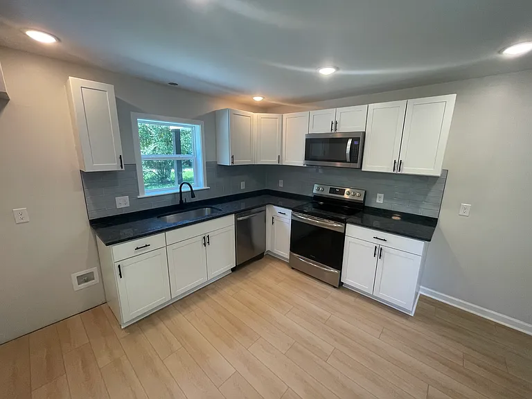 5800 Brighton Rd — Photo 8