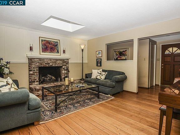 4th image of 114 Camrose Pl