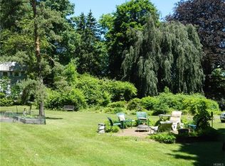 125 Red Schoolhouse Rd, Spring Valley, NY 10977