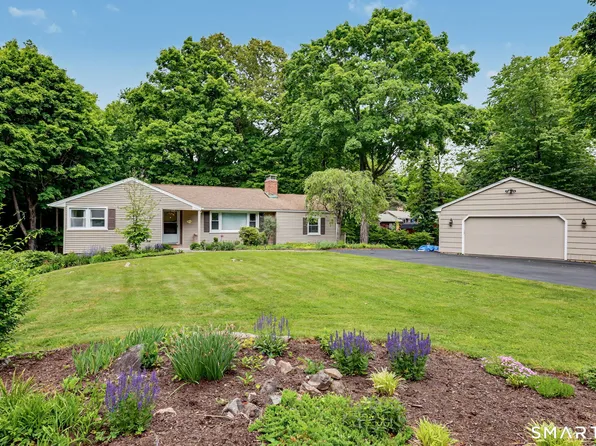 27 Apple Lane, Redding, CT 06896