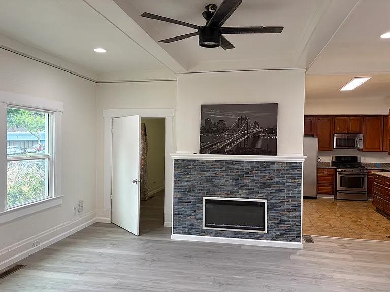 604 B St #1 — Photo 2