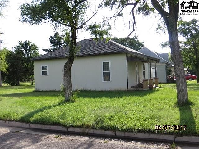 2nd image of 916 W 6th St