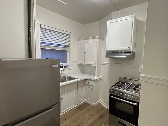 3rd image of 655 Hyde St APT 7