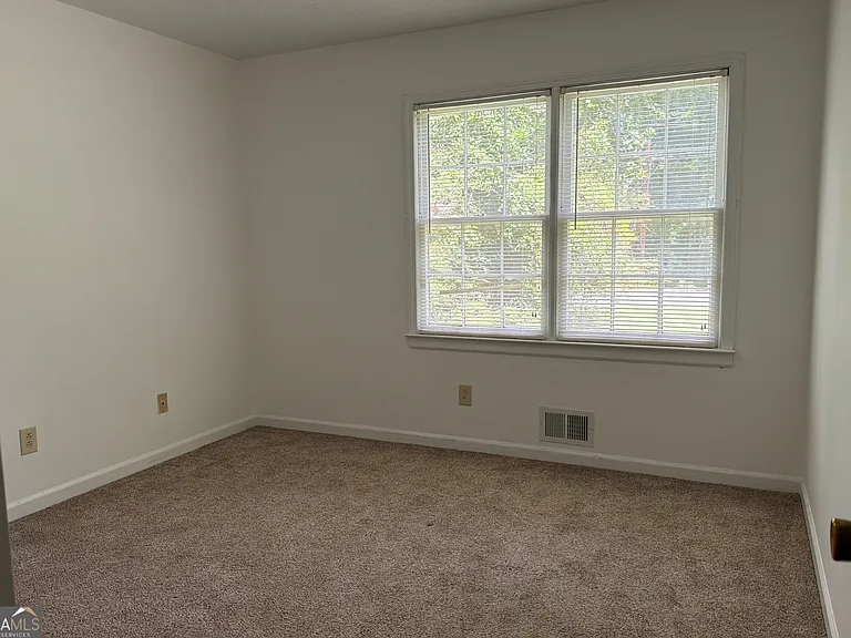 310 Sharon Dr — Photo 16