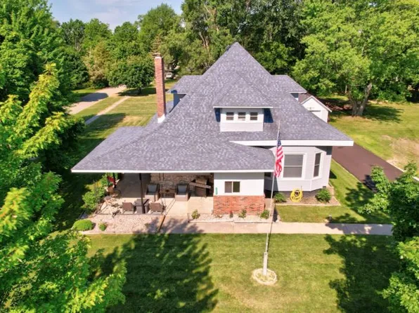 1923 S Main St, Fairgrove, MI 48733