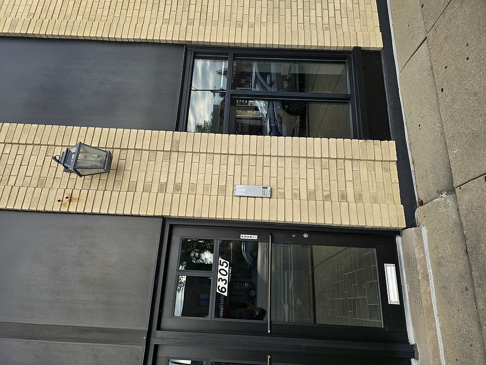 1st image of 6305 N Milwaukee Ave #C