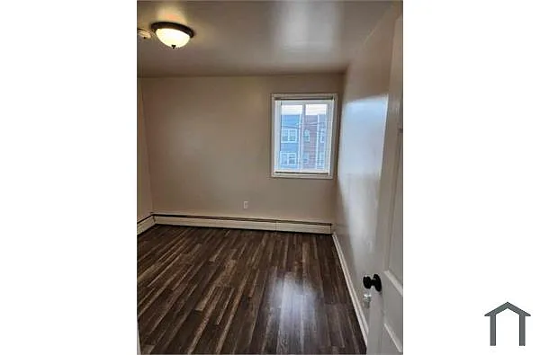 Building Photo - 6006 Eads St NE #201