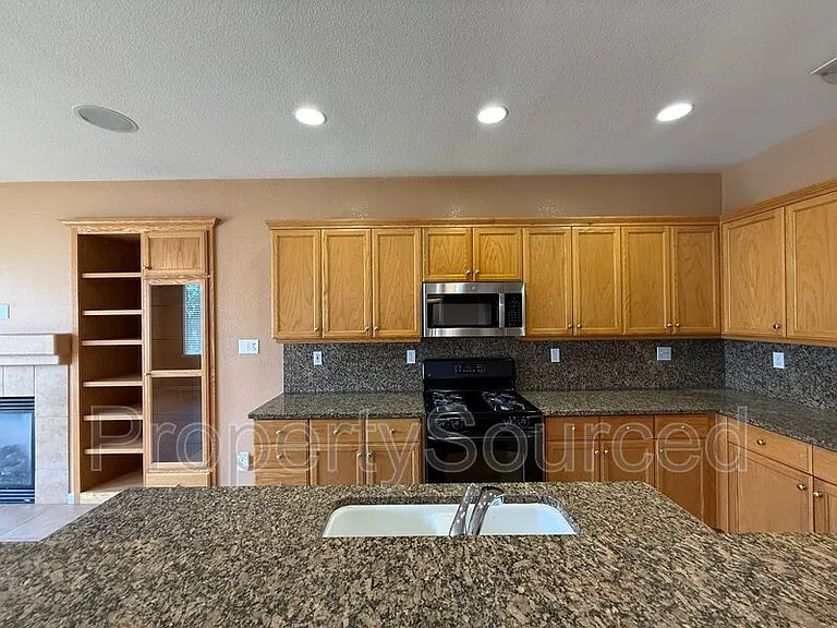 1688 Gathering Ln — Photo 4