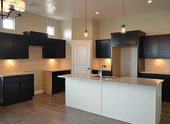 5th image of 713 Warwickshire Ave