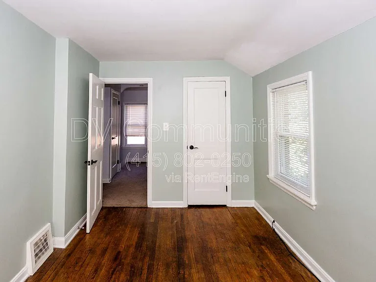 4871 Oakland Dr — Photo 14