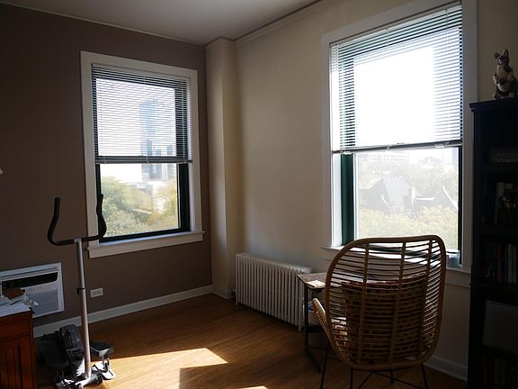 2nd image of 520 W Wellington Ave APT 5A