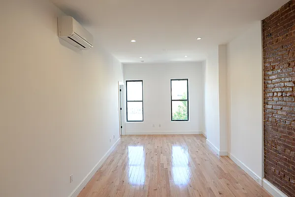 Rented by Residents Team | media 18