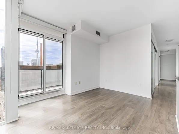 426 University Ave, Toronto, ON