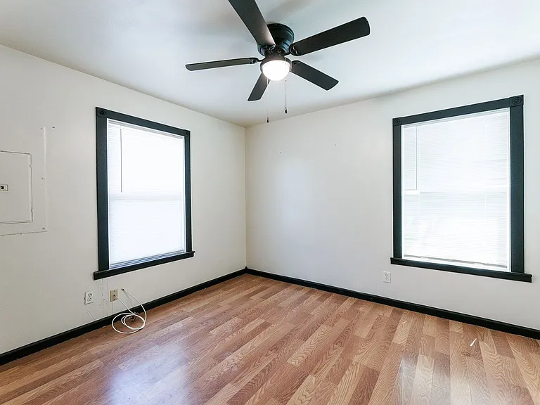 4516 46th St — Photo 33