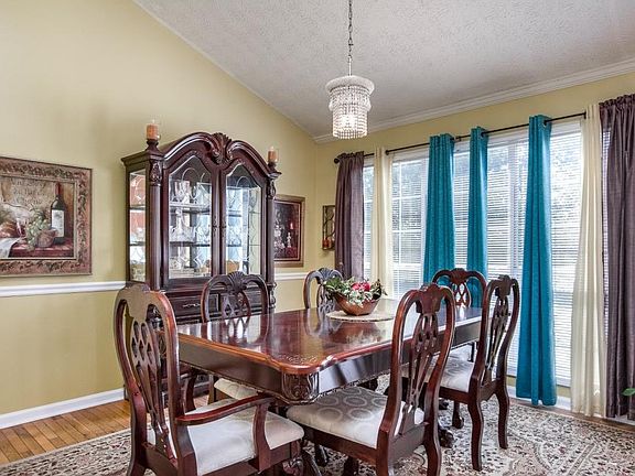 5th image of 685 Ashford Cove Dr