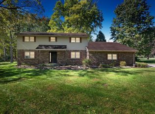 4205 Petrel Ct, Highland, MI 48357