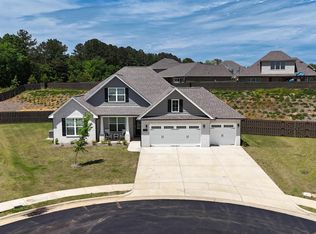 1901 Rae Ct SE, Hartselle, AL 35640