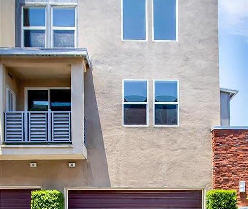 2nd image of 31 Brownstone Way #1