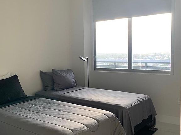 2nd image of 16385 Biscayne Blvd #2116