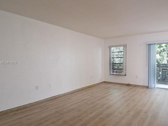 5th image of 1821 Jefferson Ave APT 106