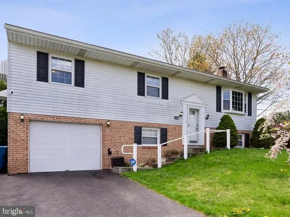 7939 Rider Ln, Hummelstown, PA 17036