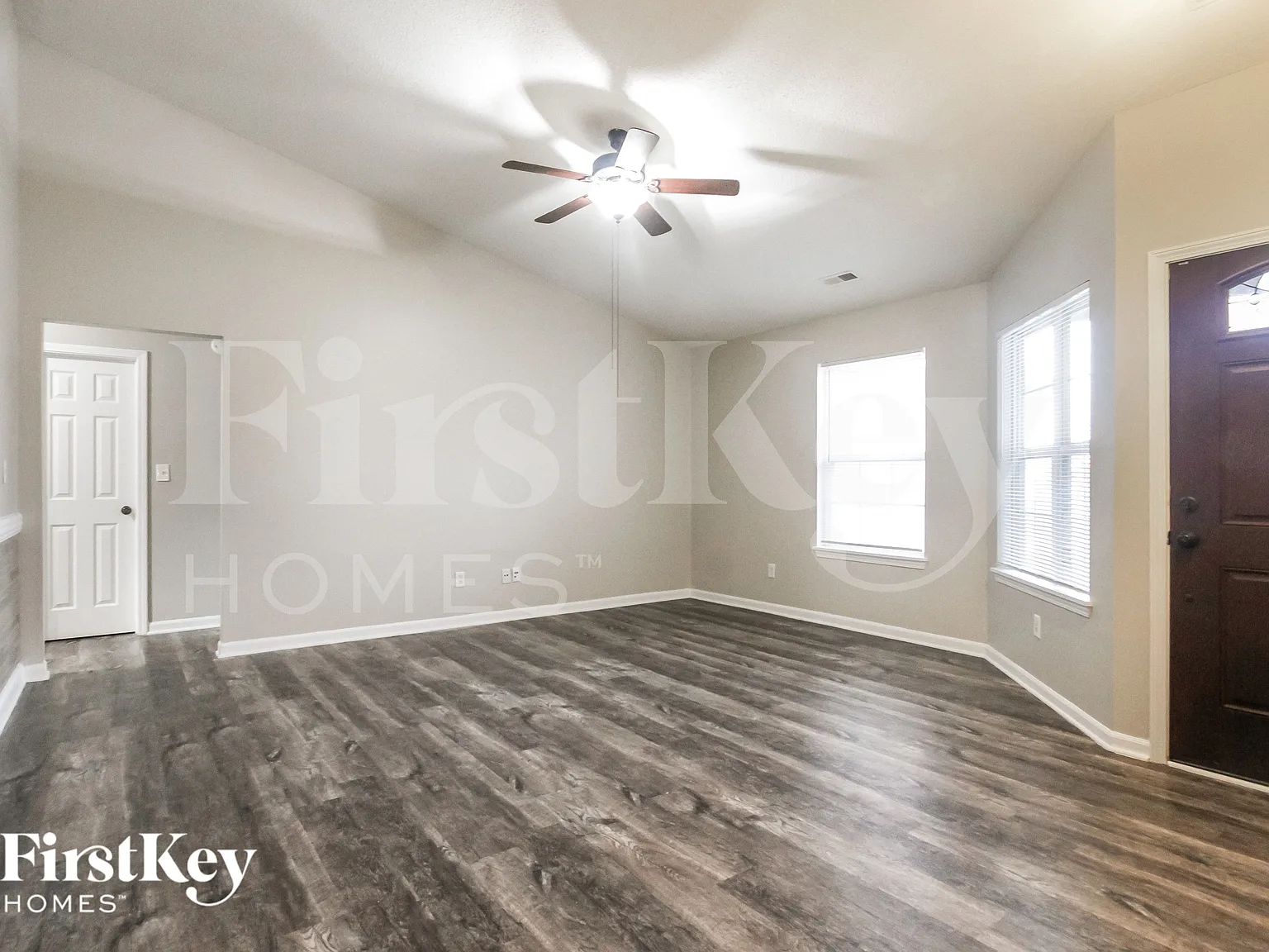 3 bed, 2.0 bath, 1874 sqft, $2,100 — Photo 2
