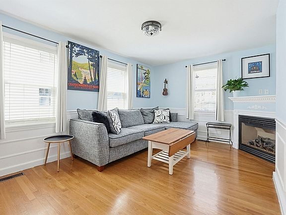 2nd image of 2 Tremont Pl #2