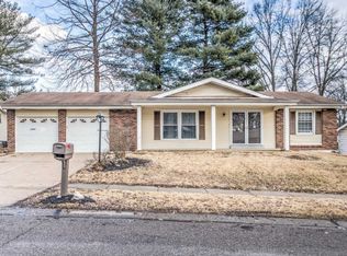 12052 Jerries Ln, Florissant, MO 63033