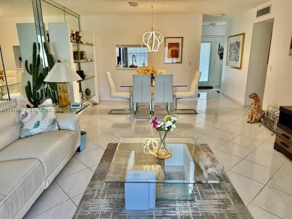 1025 SE 4th Ave APT 101, Dania Beach, FL 33004