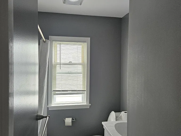 2096 Russell Ave — Photo 1