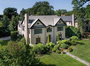 1301 Chestnut Ave, Wilmette, IL 60091