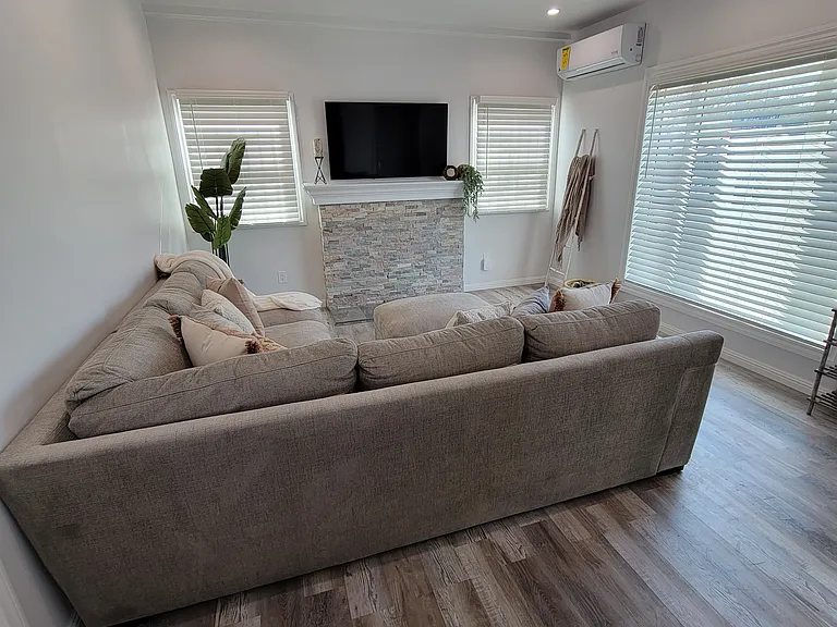 6250 S Wilton Pl — Photo 19