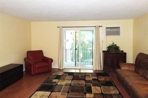 3rd image of 77 Highwood Dr