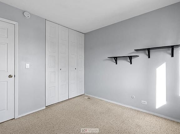 3rd image of 1544 Quaker Ln #1544