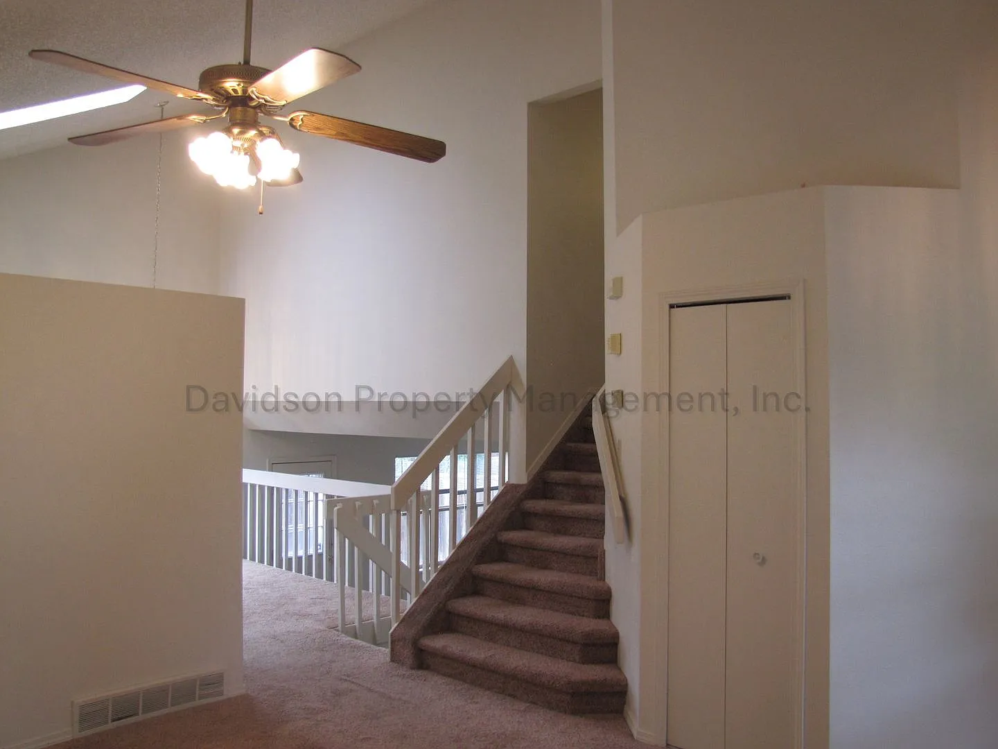 Charming 3 Bedroom House in Northeast Colorado Springs — Photo 3