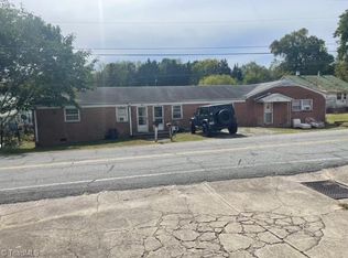 108 Parkway Dr, Yanceyville, NC 27379