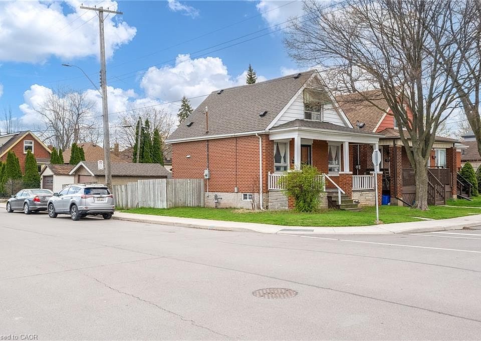 1st image of 118 Cameron Ave N