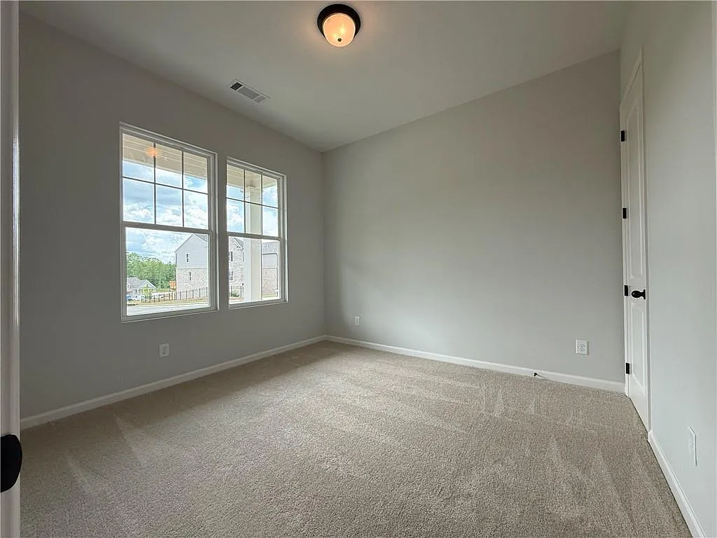 4 bed, 3.0 bath, 2600 sqft, $2,850 — Photo 4