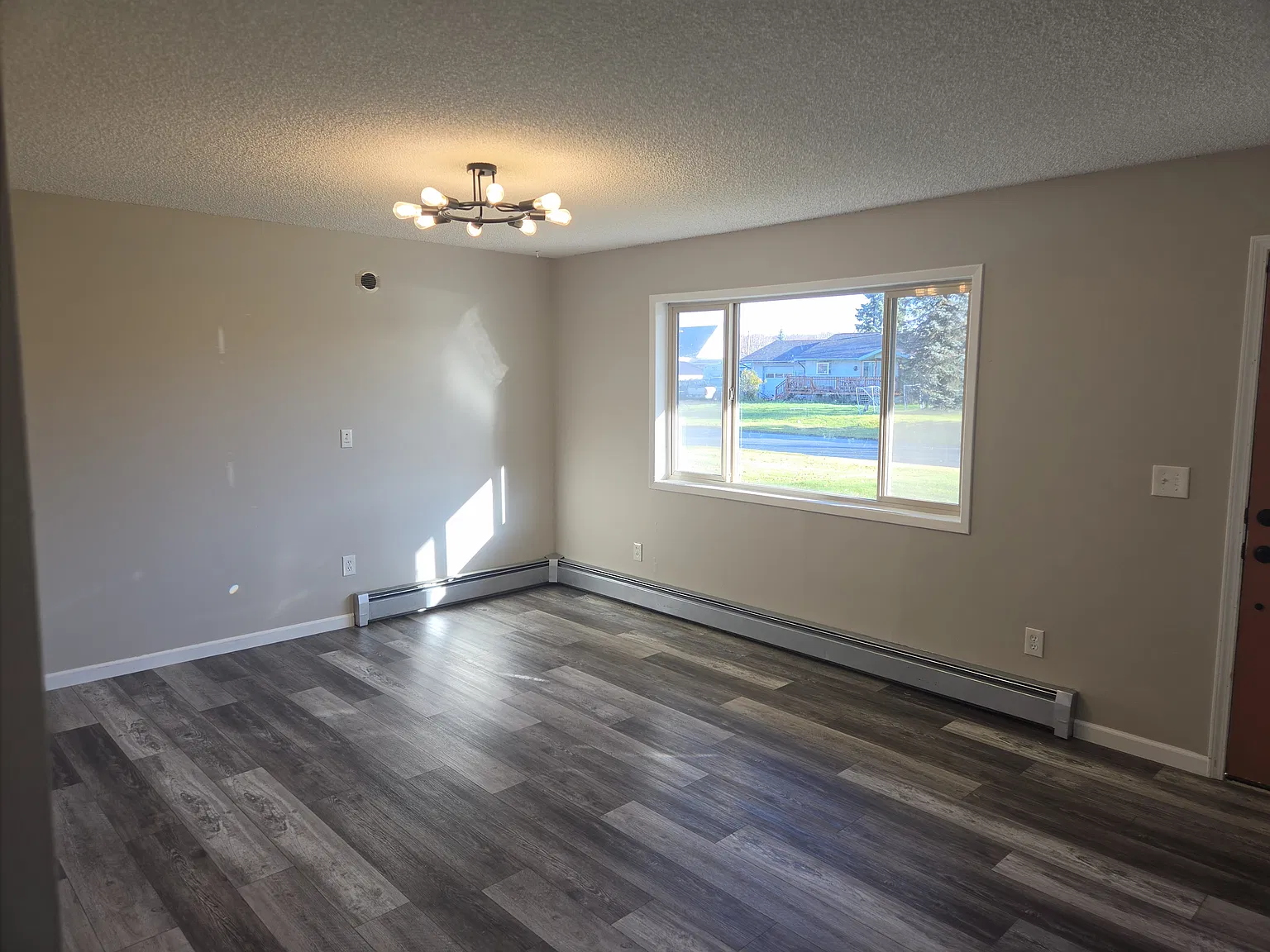 139 S Parkwood St — Photo 3