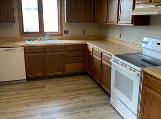 1418 Hillview Dr #A, Norfolk, NE 68701