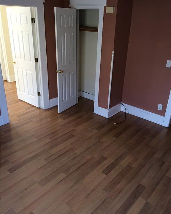 2nd image of 90 Elizabeth St