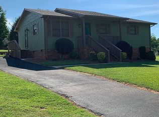 102 Glassy Dr, Inman, SC 29349