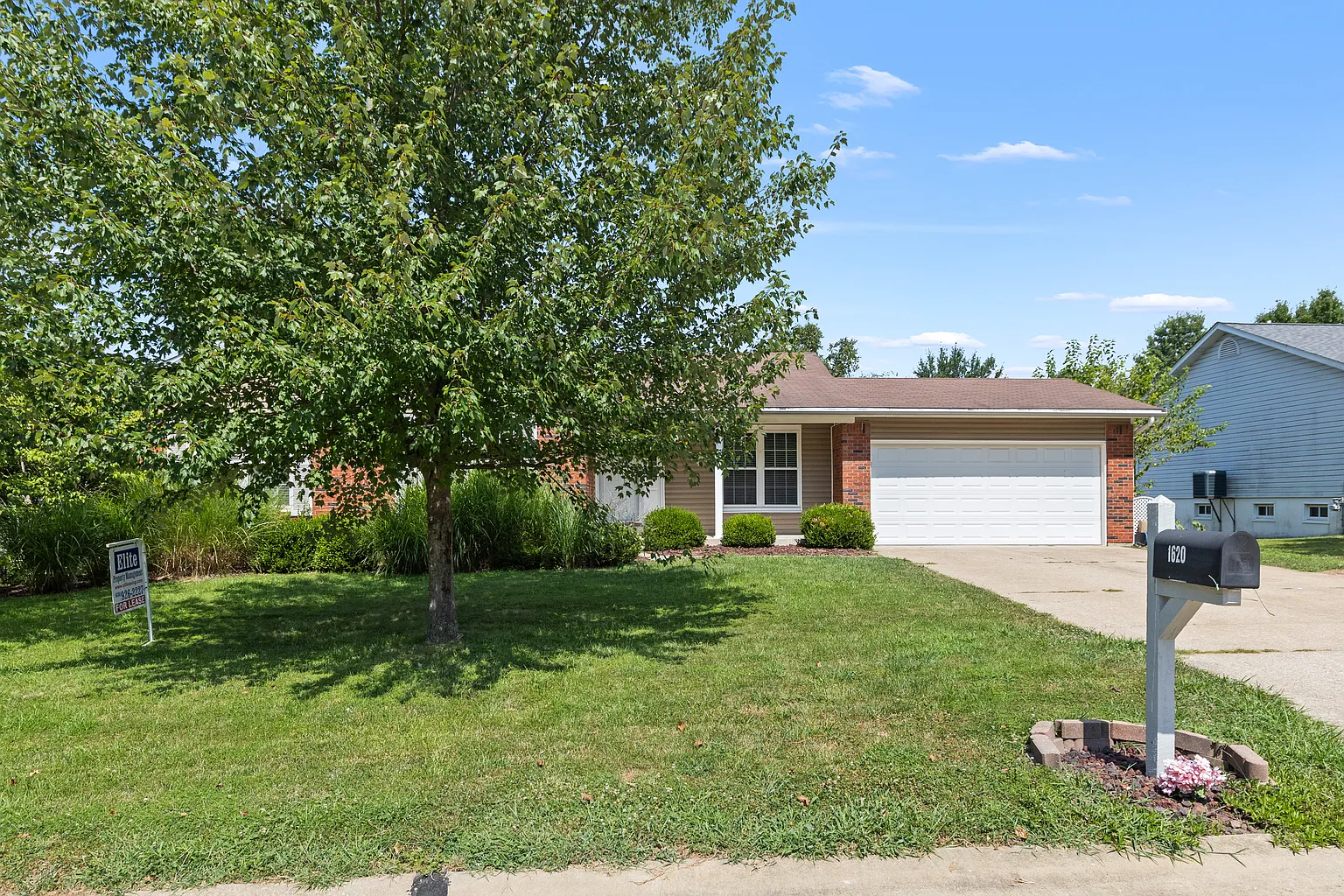 1620 Dahlia Ct photo 1