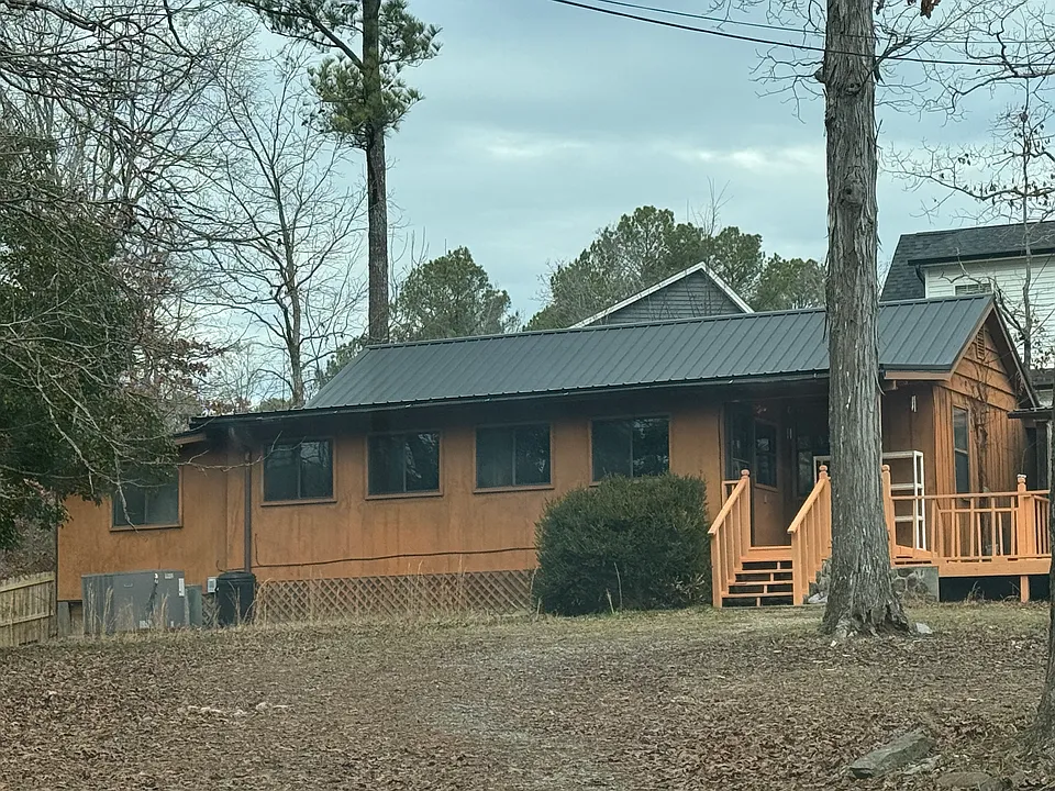 206 Finnell Rd NW